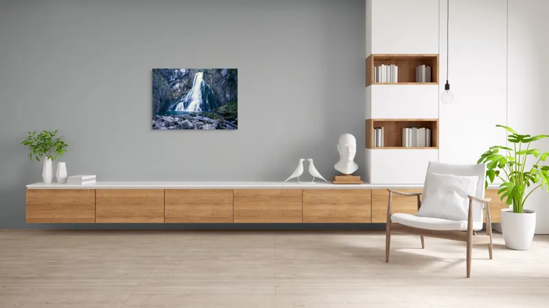 Tablou Canvas, "Cascadă încântătoare în inima muntelui", Cascadă, Roci, Apă, Vegetație, Natură, Munți, Licheni, Frumusețe, Răcoritor, Pădure., 100 x 70 cm – poza 6