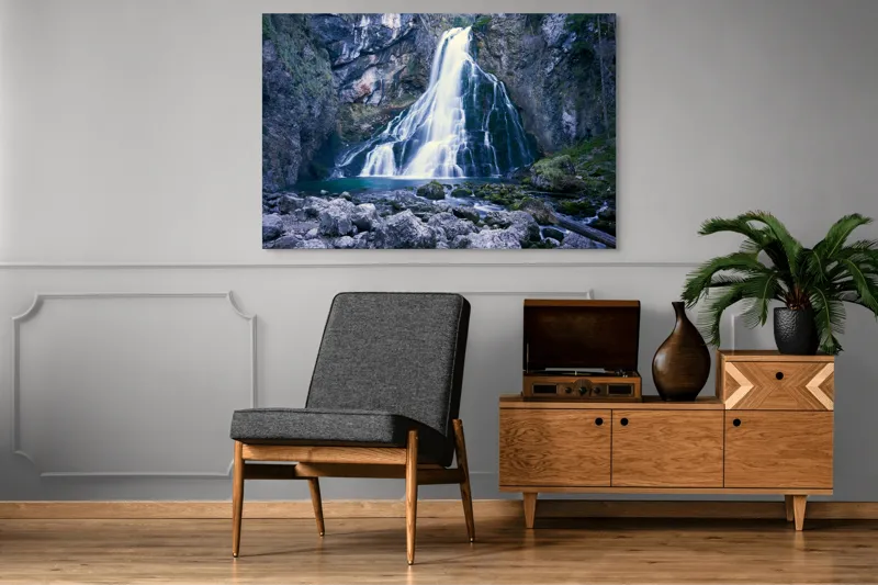 Tablou Canvas, "Cascadă încântătoare în inima muntelui", Cascadă, Roci, Apă, Vegetație, Natură, Munți, Licheni, Frumusețe, Răcoritor, Pădure., 150 x 100 cm – poza 8