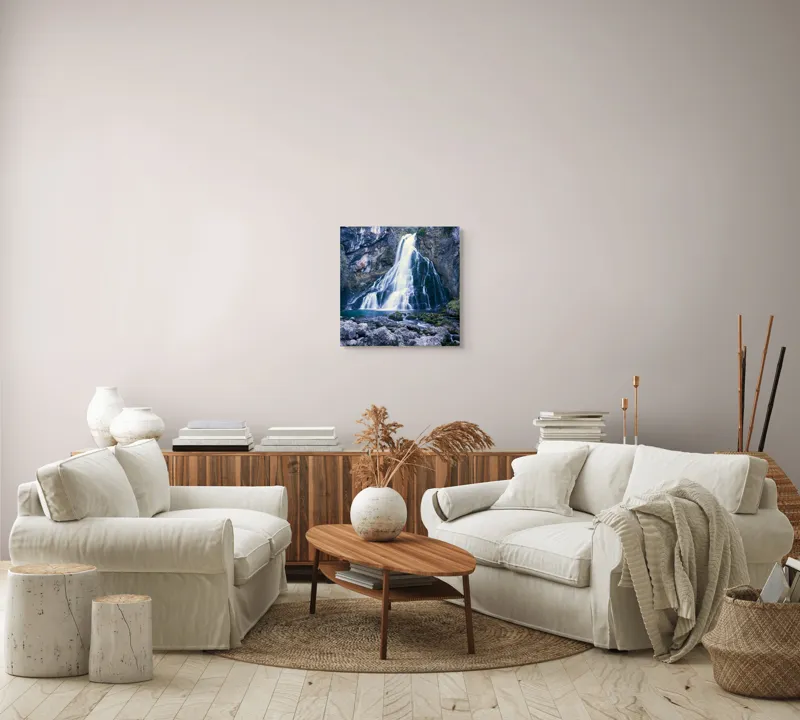 Tablou Canvas, "Cascadă încântătoare în inima muntelui", Cascadă, Roci, Apă, Vegetație, Natură, Munți, Licheni, Frumusețe, Răcoritor, Pădure., 50 x 50 cm – poza 7
