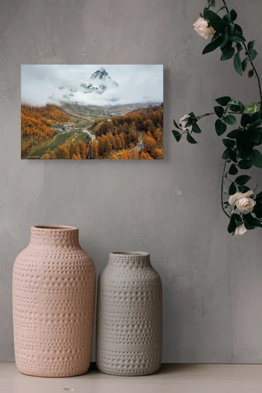 Tablou Canvas, "Culorile toamnei la poalele muntelui", Munte, Nor, Toamnă, Copaci, Peisaj, Drum, Sat, Cer, Vârf, Pădure, 39 x 26 cm – poza 4