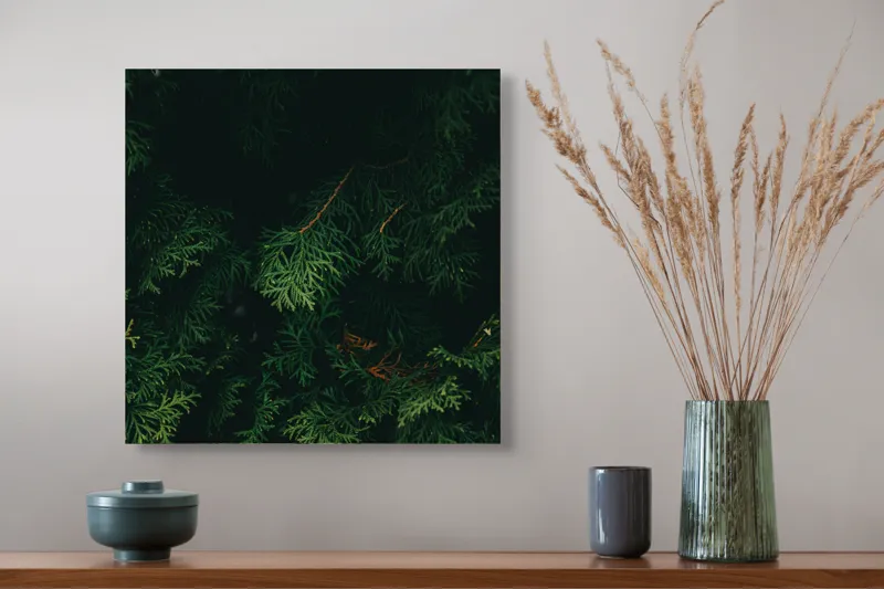 Tablou Canvas, "Verdele ascuns în tăcerea pădurii", Verde, Frunziș, Întuneric, Natura, Mister, Umbre, Textură, Rămuriș, 50 x 50 cm – poza 4