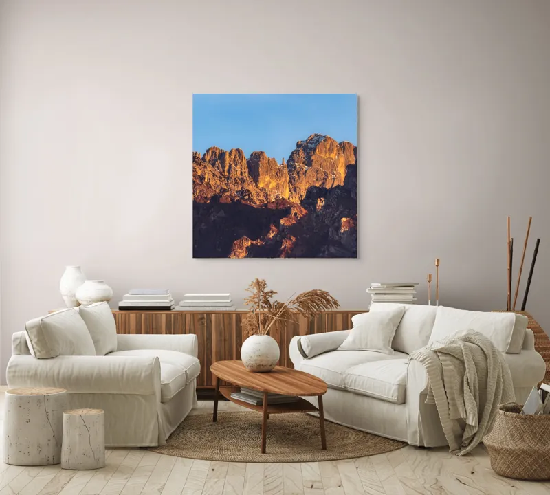 Tablou Canvas, "Crestele stâncoase în lumina apusului", Munți, Roci, Apus, Lumină, Umbre, Culori, Peisaj, Cer, Frumusețe, Natură, 100 x 100 cm – poza 3