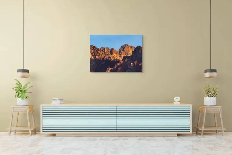 Tablou Canvas, "Crestele stâncoase în lumina apusului", Munți, Roci, Apus, Lumină, Umbre, Culori, Peisaj, Cer, Frumusețe, Natură, 100 x 70 cm – poza 4