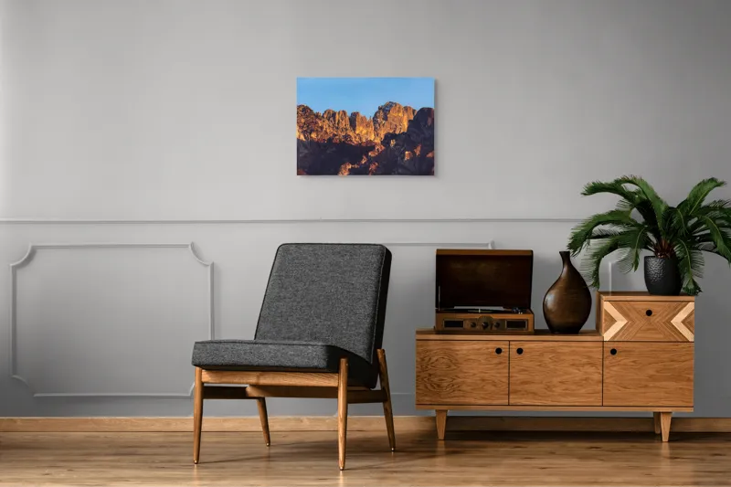 Tablou Canvas, "Crestele stâncoase în lumina apusului", Munți, Roci, Apus, Lumină, Umbre, Culori, Peisaj, Cer, Frumusețe, Natură, 70 x 50 cm – poza 4