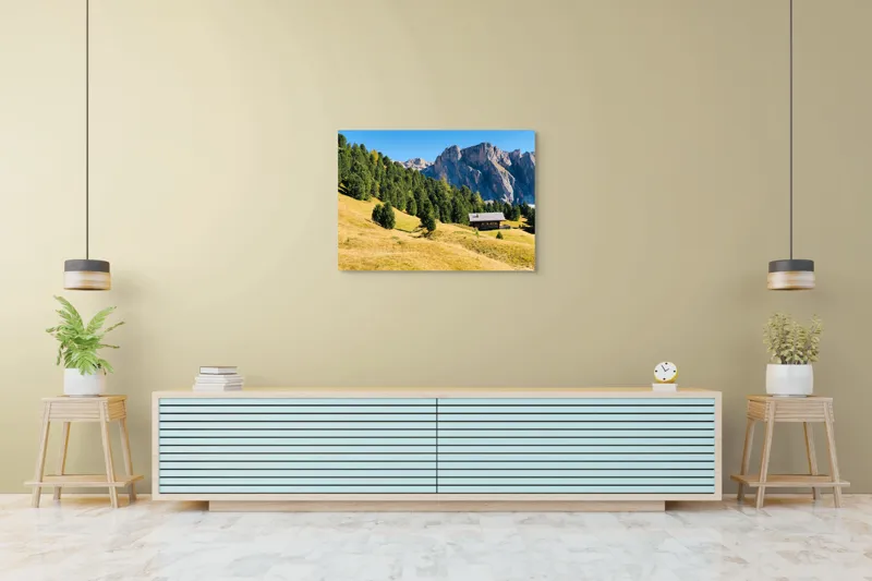 Tablou Canvas, "Cabana liniștită la poalele muntelui", Pădure, Cabana, Munți, Cer, Peisaj, Natură, Dealuri, Verdeață, Liniște, Împăcare, 100 x 70 cm – poza 4