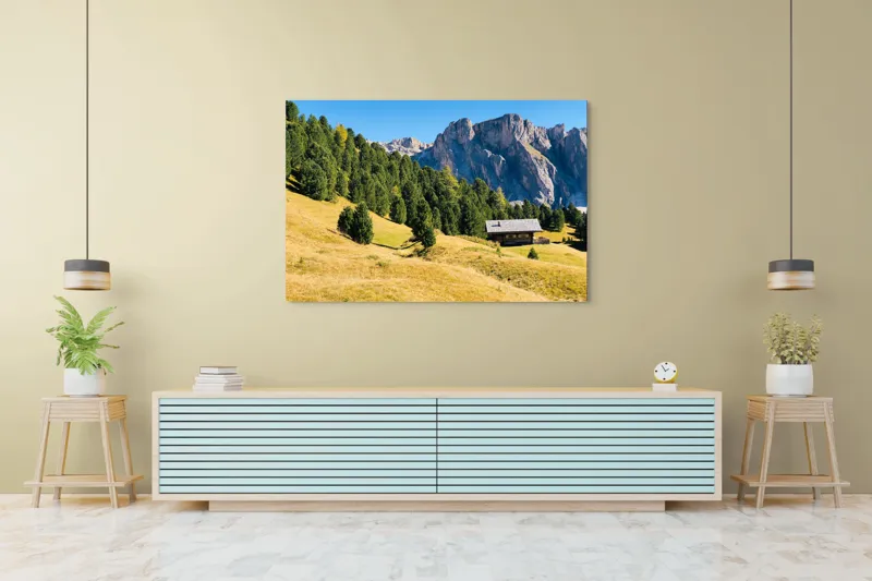 Tablou Canvas, "Cabana liniștită la poalele muntelui", Pădure, Cabana, Munți, Cer, Peisaj, Natură, Dealuri, Verdeață, Liniște, Împăcare, 150 x 100 cm – poza 6