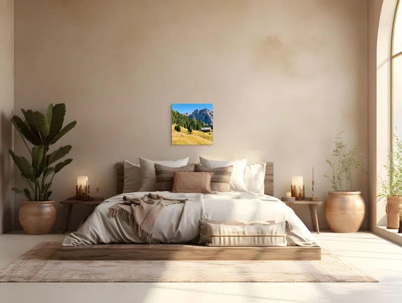 Tablou Canvas, "Cabana liniștită la poalele muntelui", Pădure, Cabana, Munți, Cer, Peisaj, Natură, Dealuri, Verdeață, Liniște, Împăcare, 50 x 50 cm – poza 5