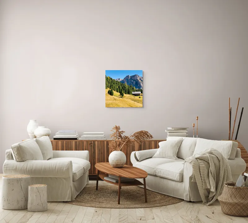 Tablou Canvas, "Cabana liniștită la poalele muntelui", Pădure, Cabana, Munți, Cer, Peisaj, Natură, Dealuri, Verdeață, Liniște, Împăcare, 50 x 50 cm – poza 7