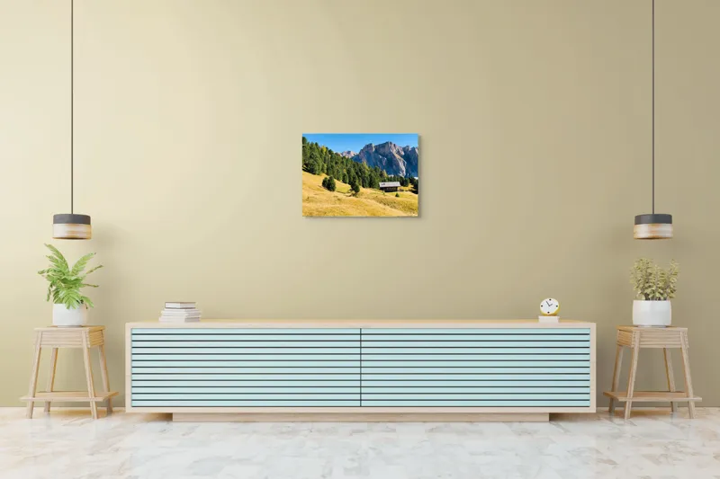 Tablou Canvas, "Cabana liniștită la poalele muntelui", Pădure, Cabana, Munți, Cer, Peisaj, Natură, Dealuri, Verdeață, Liniște, Împăcare, 70 x 50 cm – poza 7