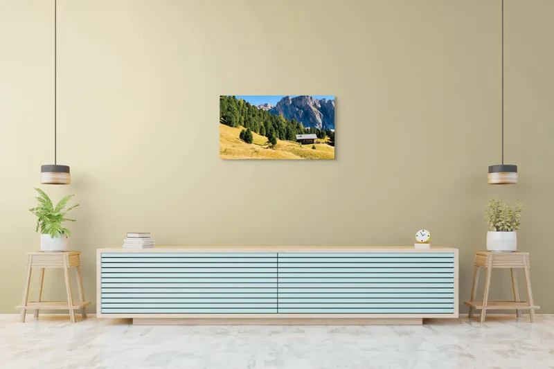 Tablou Canvas, "Cabana liniștită la poalele muntelui", Pădure, Cabana, Munți, Cer, Peisaj, Natură, Dealuri, Verdeață, Liniște, Împăcare, 90 x 50 cm – poza 5