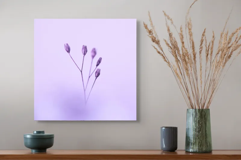 Tablou Canvas, "Dansul delicat al florilor mov", Plante, Subtil, Delicat, Pastel, Liniște, Minimalism, Fragilitate, Natură, 50 x 50 cm – poza 4