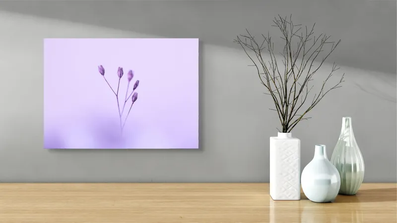 Tablou Canvas, "Dansul delicat al florilor mov", Plante, Subtil, Delicat, Pastel, Liniște, Minimalism, Fragilitate, Natură, 54 x 39 cm – poza 3