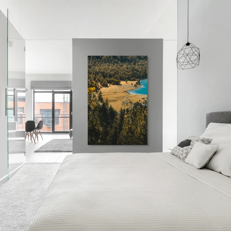 Tablou Canvas, "Pădurea tăcută lângă lac albastru", Pădure, Lac, Toamnă, Munți, Peisaj, Apă, Natură, Culori, Râu, Lumină, 100 x 150 cm – poza 5