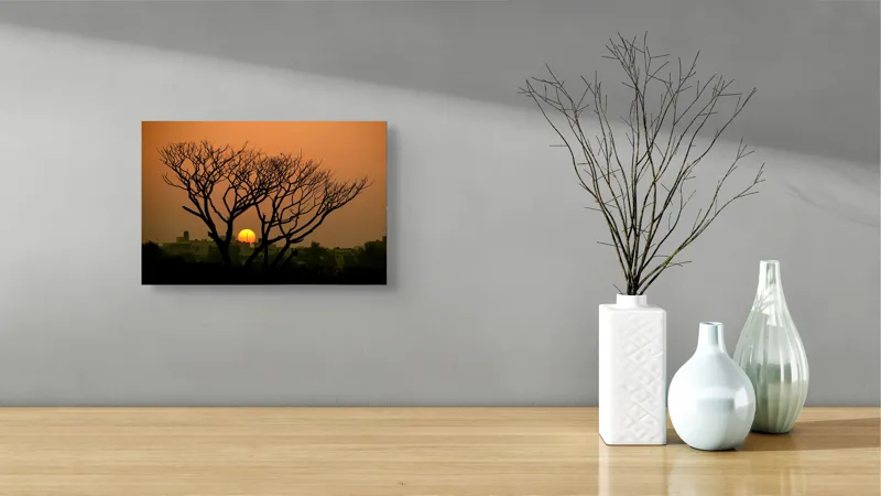Tablou Canvas, "Apus de soare prin crengile copacilor", Trunchi, Crepuscul, Siluetă, Clădiri, Sferă, Cer, Portocaliu, Ramuri, Orizont, Contrast, 39 x 26 cm – poza 8