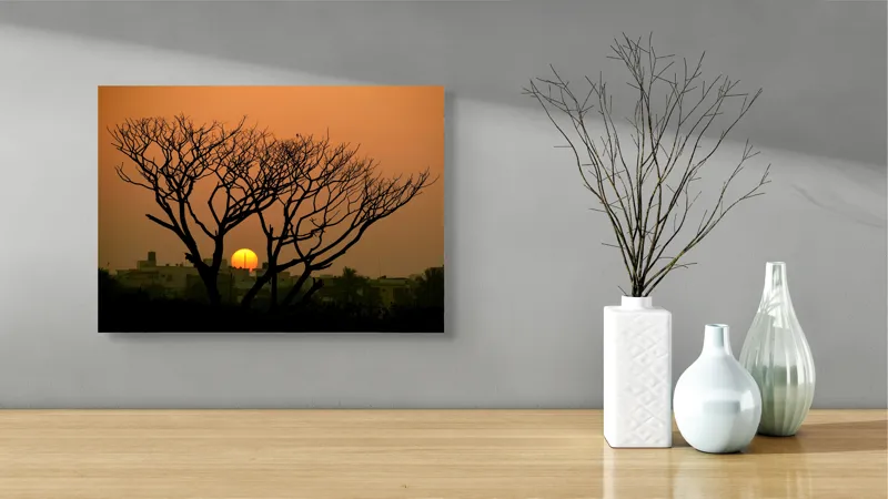 Tablou Canvas, "Apus de soare prin crengile copacilor", Trunchi, Crepuscul, Siluetă, Clădiri, Sferă, Cer, Portocaliu, Ramuri, Orizont, Contrast, 54 x 39 cm – poza 3
