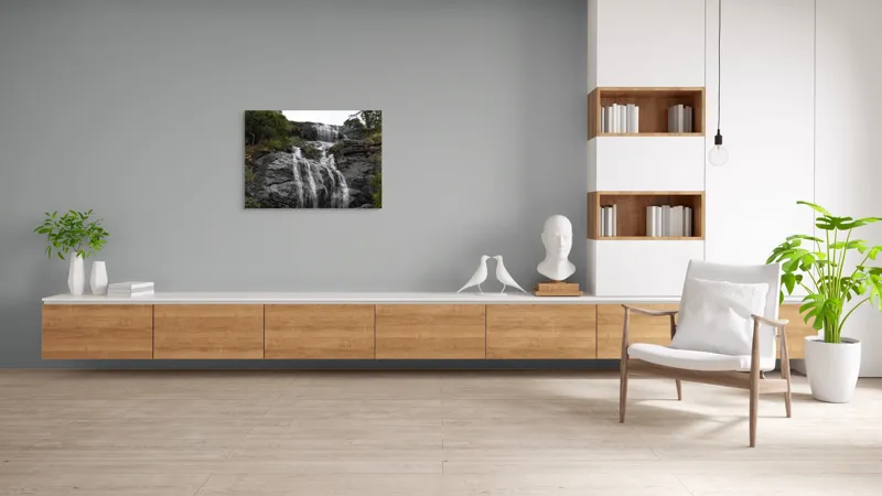 Tablou Canvas, "Căderea apei pe stânci negre", Cascadă, Stânci, Apă, Vegetație, Natură, Pădure, Flux, Roci, Peisaj, Verdeață, 100 x 70 cm – poza 6