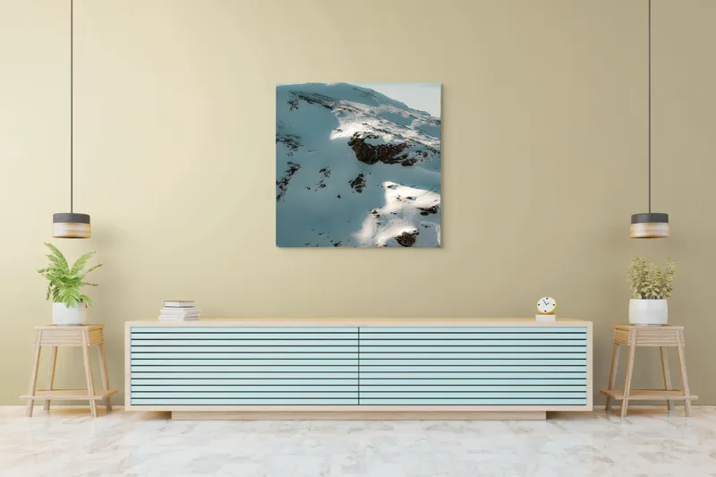 Tablou Canvas, "Umbre pe crestele înzăpezite ale muntelui", Zăpadă, Vârfuri, Stânci, Umbre, Serpentine, Contrast, Înghețat, Alpin, Natură, Întinderi., 100 x 100 cm – poza 5