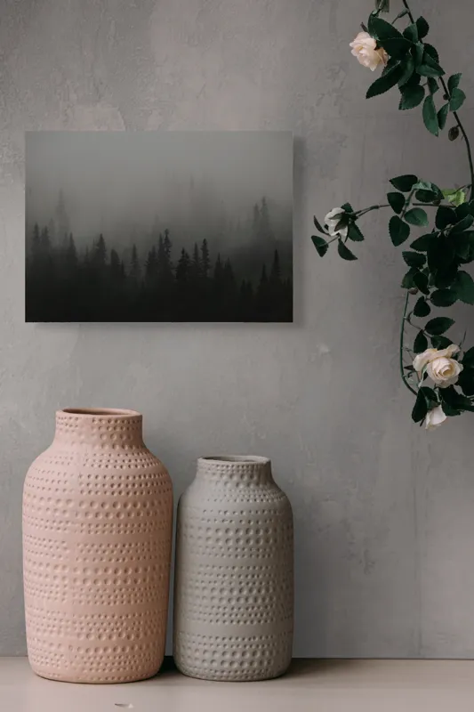 Tablou Canvas, "Ceața misterioasă din pădurea deasă", Ceață, Pădure, Mister, Întunecime, Tăcere, Natură, Enigmă, Umbre, Vârfuri, Melancolie, 54 x 39 cm – poza 8