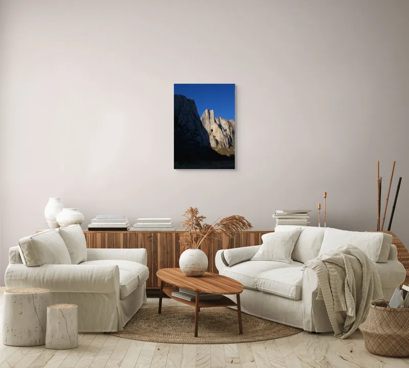Tablou Canvas, "Muntele Strălucitor în Lumina Serii", Stânci, Cer, Umbre, Formațiuni, Naturale, Peisaj, Lumină, Alpinism, Frumusețe, Roci, 50 x 70 cm – poza 4