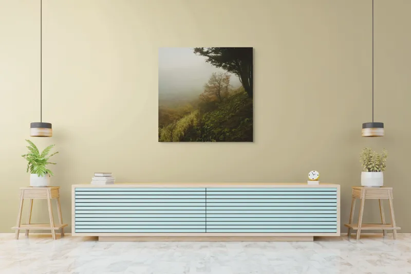 Tablou Canvas, "Misterul pădurii în ceață misterioasă", Ceață, Copaci, Deal, Vegetație, Liniște, Mister, Natură, Frunziș, Umbre, Peisaj, 100 x 100 cm – poza 5
