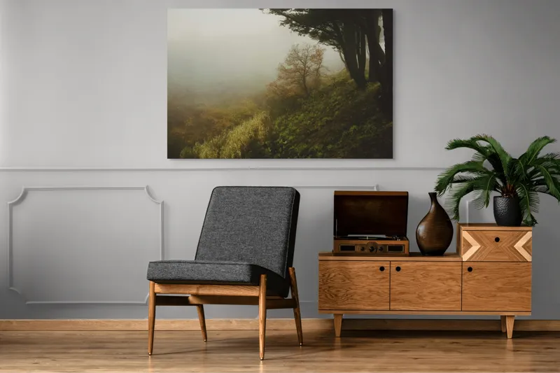 Tablou Canvas, "Misterul pădurii în ceață misterioasă", Ceață, Copaci, Deal, Vegetație, Liniște, Mister, Natură, Frunziș, Umbre, Peisaj, 150 x 100 cm – poza 8