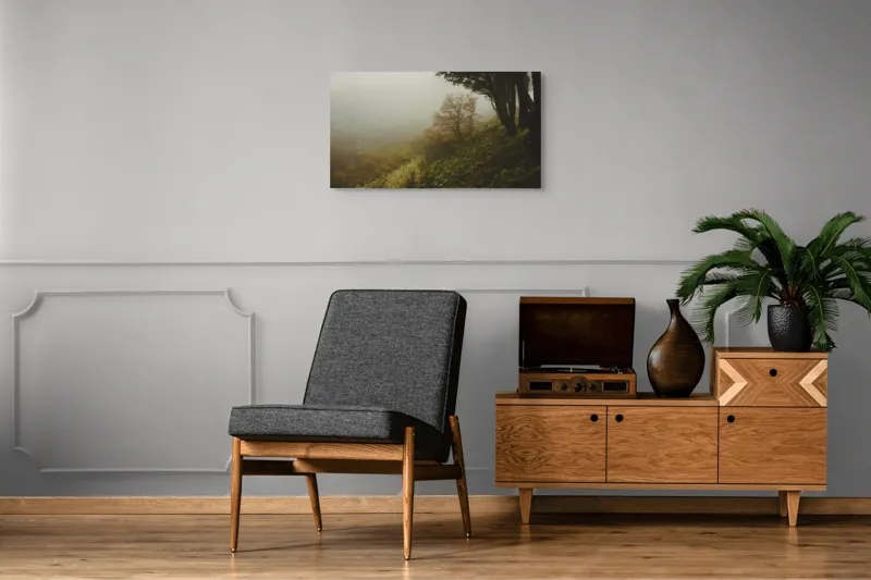 Tablou Canvas, "Misterul pădurii în ceață misterioasă", Ceață, Copaci, Deal, Vegetație, Liniște, Mister, Natură, Frunziș, Umbre, Peisaj, 90 x 50 cm – poza 6