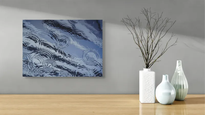 Tablou Canvas, "Picături de ploaie pe apă liniștită", Valuri, Cercuri, Apă, Reflecții, Textură, Plutire, Unde, Liniște, 54 x 39 cm – poza 3