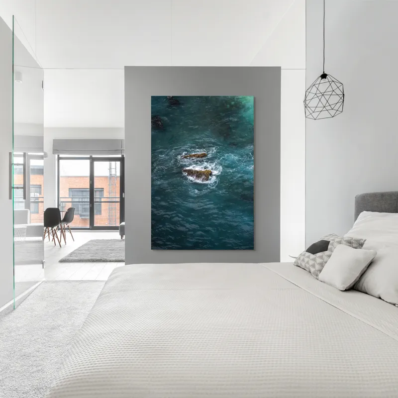 Tablou Canvas, "Pietre înspumate în largul mării", Albastru, Valuri, Rocă, Spumă, Ocean, Reverb, Apă, Textură, 100 x 150 cm – poza 5