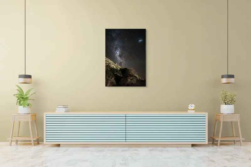 Tablou Canvas, "Calea Lactee deasupra stâncilor iluminată", Stele, Cer, Roci, Univers, Noapte, Peisaj, Galaxie, Mister, Natură, Lumină, 70 x 100 cm – poza 5