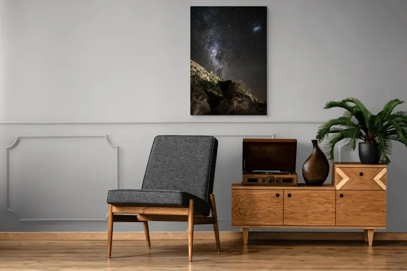 Tablou Canvas, "Calea Lactee deasupra stâncilor iluminată", Stele, Cer, Roci, Univers, Noapte, Peisaj, Galaxie, Mister, Natură, Lumină, 70 x 100 cm – poza 6