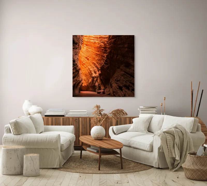 Tablou Canvas, "Strălucirea soarelui în peșteră roșiatică", Roci, Stânci, Umbre, Lumină, Texturi, Adâncime, Peisaj, Natural, Forme, Spectaculos, 100 x 100 cm – poza 3