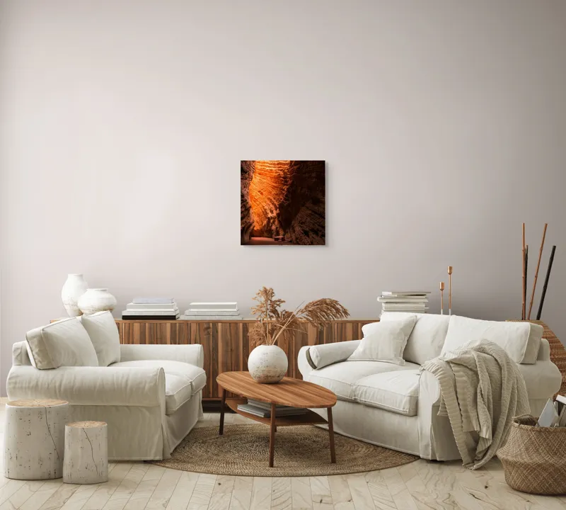 Tablou Canvas, "Strălucirea soarelui în peșteră roșiatică", Roci, Stânci, Umbre, Lumină, Texturi, Adâncime, Peisaj, Natural, Forme, Spectaculos, 50 x 50 cm – poza 7