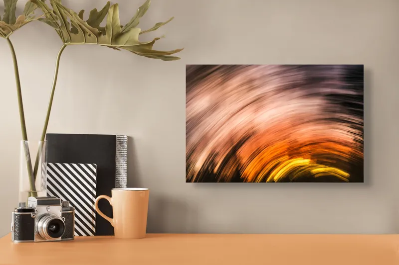 Tablou Canvas, "Vârtejul apusului în mișcare", Vârtej, Lumină, Culori, Apus, Mișcare, Abstracție, Căldură, Energie, 39 x 26 cm – poza 3