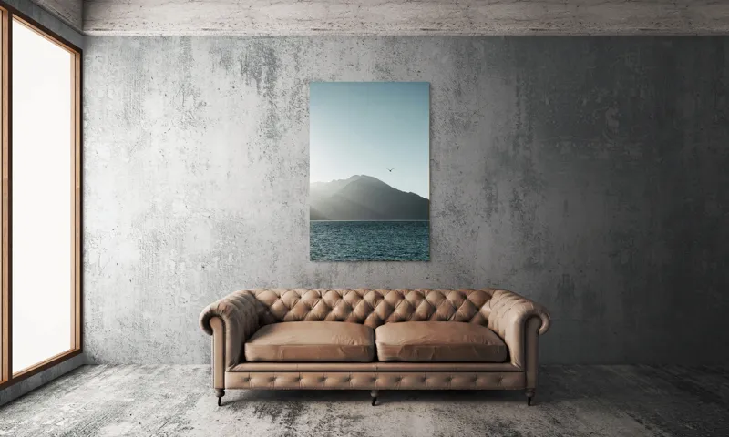Tablou Canvas, "Pasărea singuratică deasupra munților liniștiți", Munte, Cer, Pasăre, Lac, Lumină, 100 x 150 cm – poza 6