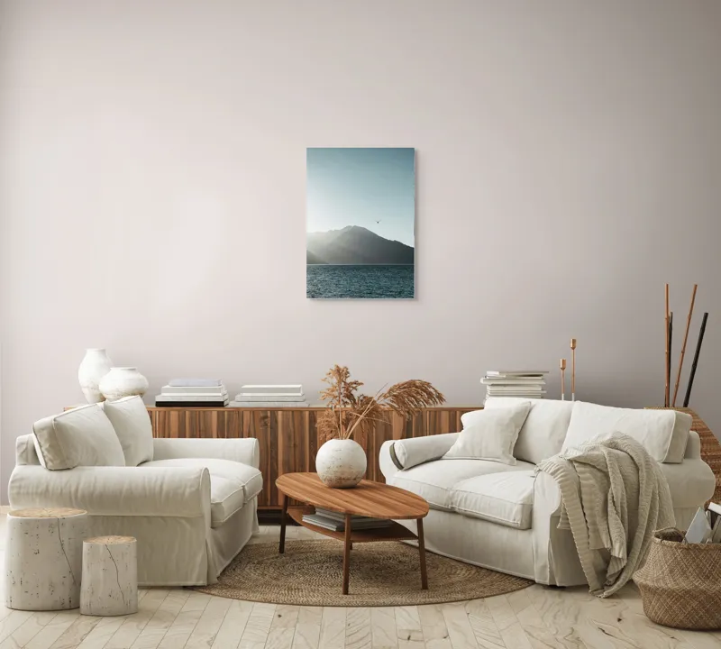 Tablou Canvas, "Pasărea singuratică deasupra munților liniștiți", Munte, Cer, Pasăre, Lac, Lumină, 50 x 70 cm – poza 4