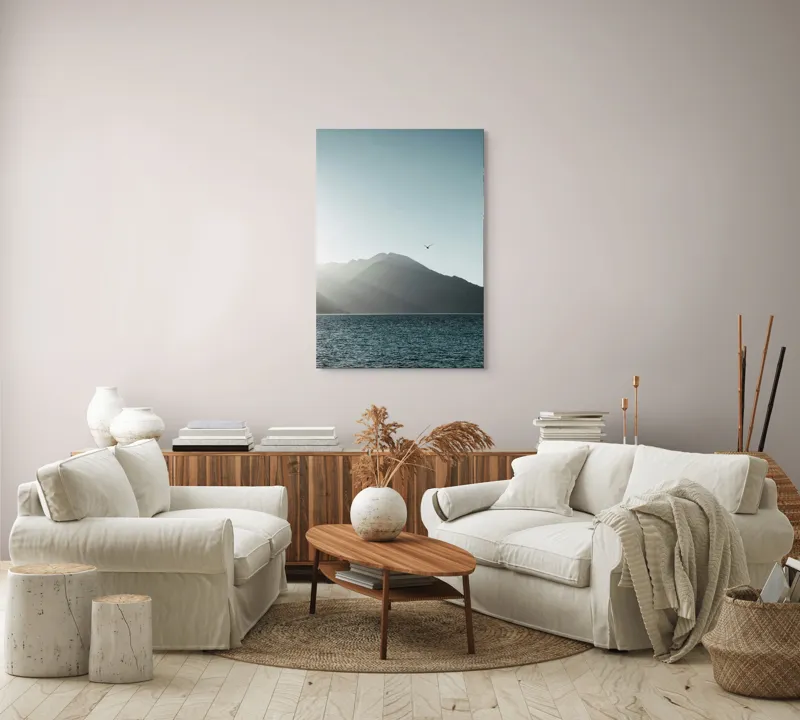 Tablou Canvas, "Pasărea singuratică deasupra munților liniștiți", Munte, Cer, Pasăre, Lac, Lumină, 70 x 100 cm – poza 4