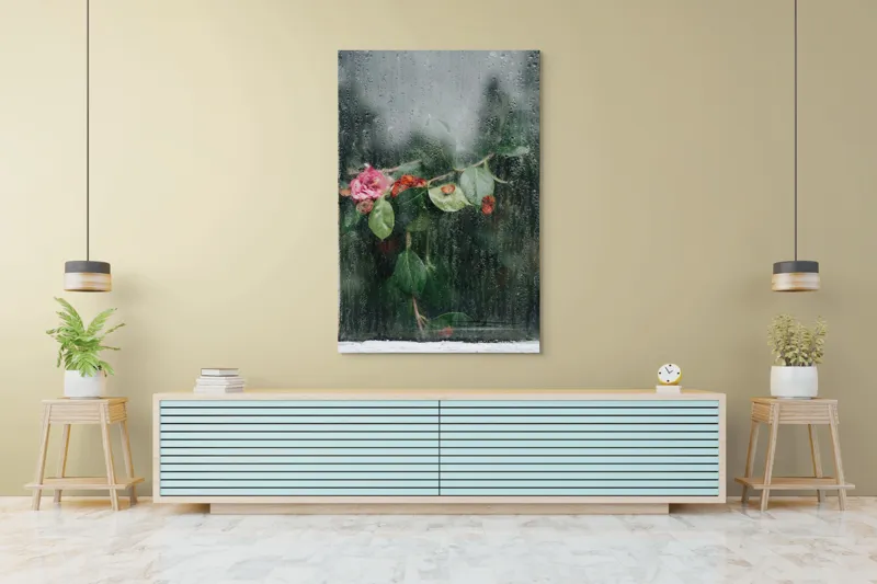 Tablou Canvas, "Flori ofilite după ploaie rece", Plante, Flori, Geam, Picături, Verdeață, Roua, Rece, Natură, Umiditate, Textură, 100 x 150 cm – poza 4