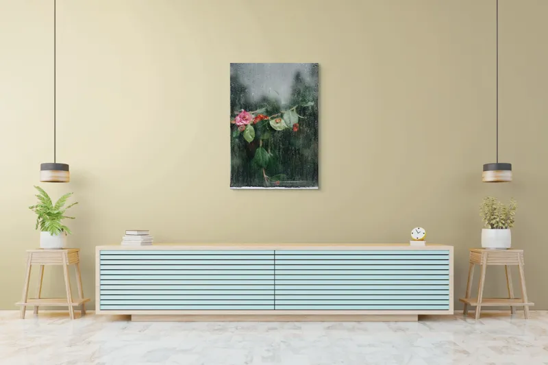 Tablou Canvas, "Flori ofilite după ploaie rece", Plante, Flori, Geam, Picături, Verdeață, Roua, Rece, Natură, Umiditate, Textură, 70 x 100 cm – poza 5