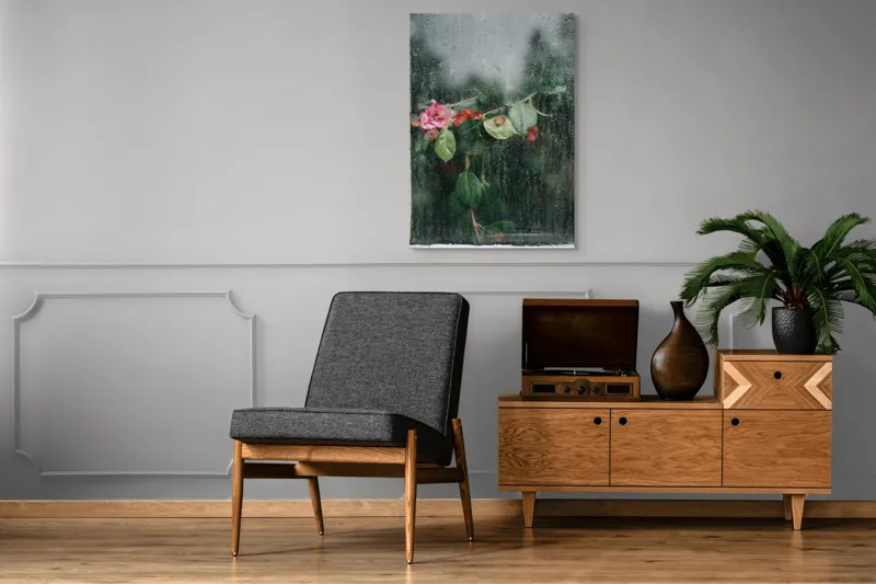 Tablou Canvas, "Flori ofilite după ploaie rece", Plante, Flori, Geam, Picături, Verdeață, Roua, Rece, Natură, Umiditate, Textură, 70 x 100 cm – poza 6