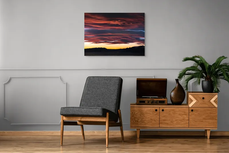 Tablou Canvas, "Cerul aprins al apusului montan", Cer, Apus, Nori, Roșu, Munți, Siluetă, Orizont, Lumină, Umbre, Natură, 100 x 70 cm – poza 8