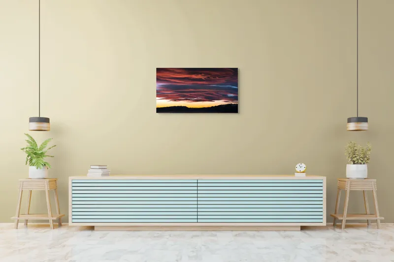 Tablou Canvas, "Cerul aprins al apusului montan", Cer, Apus, Nori, Roșu, Munți, Siluetă, Orizont, Lumină, Umbre, Natură, 90 x 50 cm – poza 5