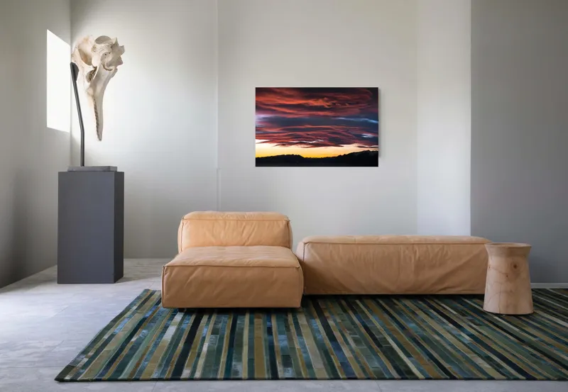 Tablou Canvas, "Cerul aprins al apusului montan", Cer, Apus, Nori, Roșu, Munți, Siluetă, Orizont, Lumină, Umbre, Natură, 90 x 50 cm – poza 8
