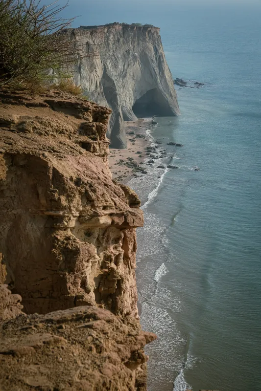 Tablou Canvas, "Stânci mărețe lângă mare albastră", Stâncă, Ocean, Valuri, Peisaj, Cer, Liniște, Natură, Coastă, 26 x 39 cm – poza 2