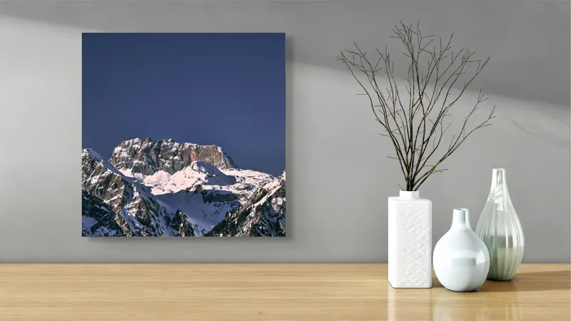 Tablou Canvas, "Vârfuri alpine sub cerul albastru", Albastru, Vârf, Zăpadă, Stânci, Grandios, Rece, Clar, Munți, Cer, Impresionant, 50 x 50 cm – poza 3