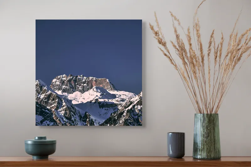 Tablou Canvas, "Vârfuri alpine sub cerul albastru", Albastru, Vârf, Zăpadă, Stânci, Grandios, Rece, Clar, Munți, Cer, Impresionant, 50 x 50 cm – poza 4