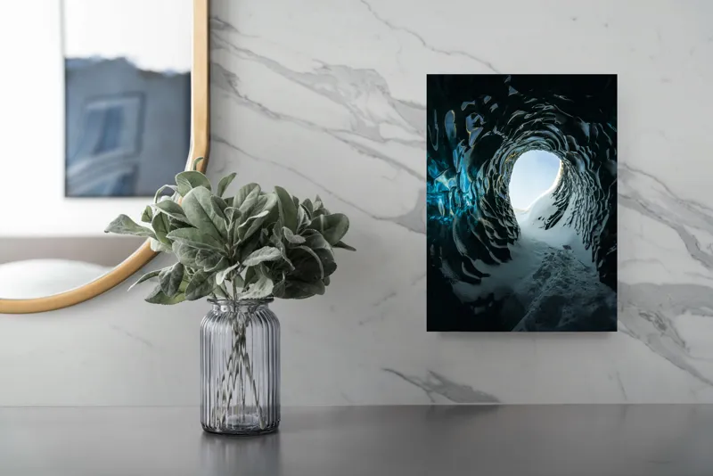 Tablou Canvas, "Tunelul înghețat spre lumină", Cristale, Albastru, Gheață, Tunel, Lumină, Textură, Nezăbovit, Spectacol, Frumusețe, Inefabil., 26 x 39 cm – poza 4