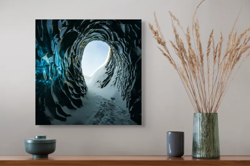 Tablou Canvas, "Tunelul înghețat spre lumină", Cristale, Albastru, Gheață, Tunel, Lumină, Textură, Nezăbovit, Spectacol, Frumusețe, Inefabil., 50 x 50 cm – poza 4