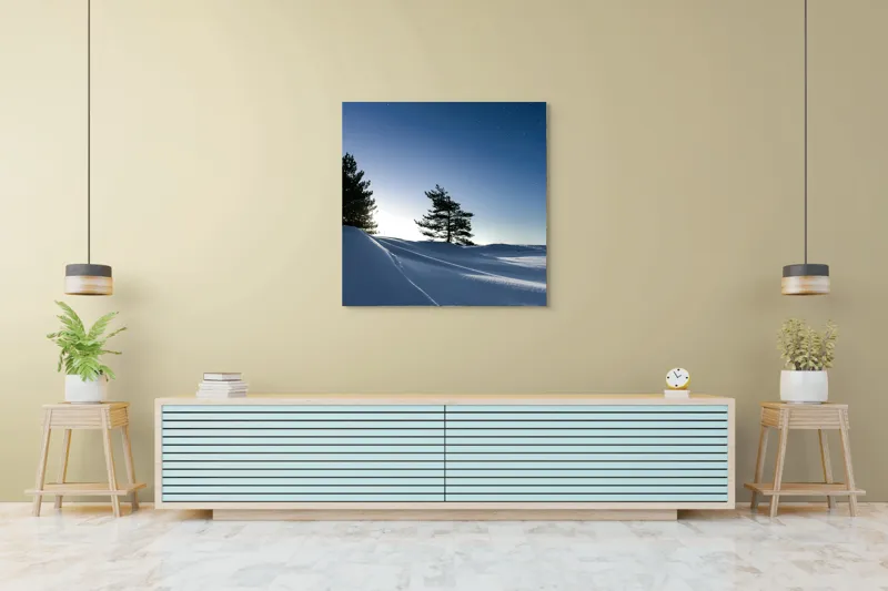 Tablou Canvas, "Tăcerea nopții sub cerul înstelat", Stele, Zăpadă, Cer, Pini, Umbre, Lumină, Noapte, Tranquilitate, Răceală, Natură, 100 x 100 cm – poza 5