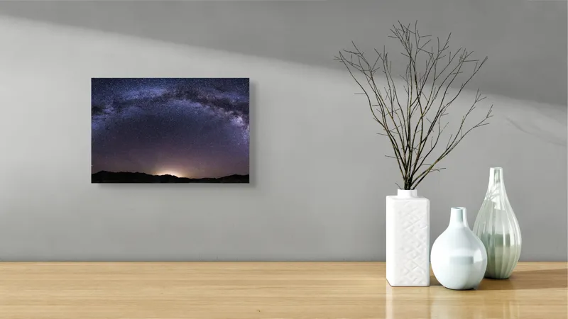 Tablou Canvas, "Calea Lactee deasupra orizontului nocturn", Stele, Galaxie, Cale, Lactee, Cer, Înstelat, Noapte, Infinit, Lumină, Arc, Univers, Mister, Splendoare, Viziune, Cosmică, 39 x 26 cm – poza 8