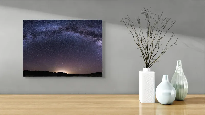 Tablou Canvas, "Calea Lactee deasupra orizontului nocturn", Stele, Galaxie, Cale, Lactee, Cer, Înstelat, Noapte, Infinit, Lumină, Arc, Univers, Mister, Splendoare, Viziune, Cosmică, 54 x 39 cm – poza 3